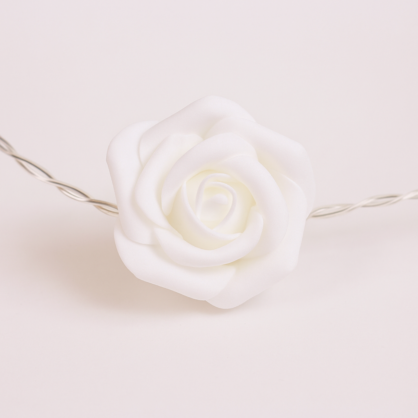 Elegani 20 LED Warm White Rose String Lights – 9.5ft Soft PE Flowers for Wedding & Home Decor