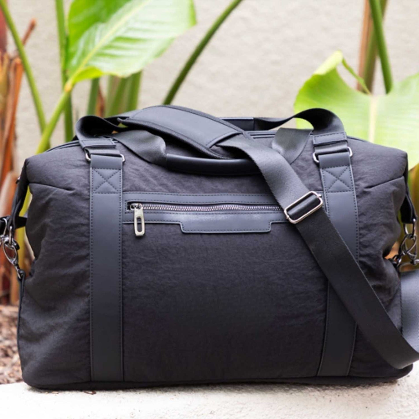 Elegani Essential Luxe Weekender Bag – 18.5" x 14.56" x 6.69" Eco-Friendly Recycled Materials, Spacious Travel Tote-Beige